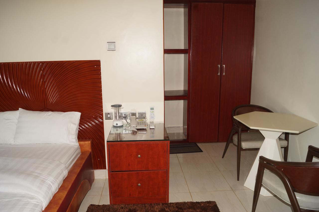 Hotel Ok Kampala Eksteriør billede